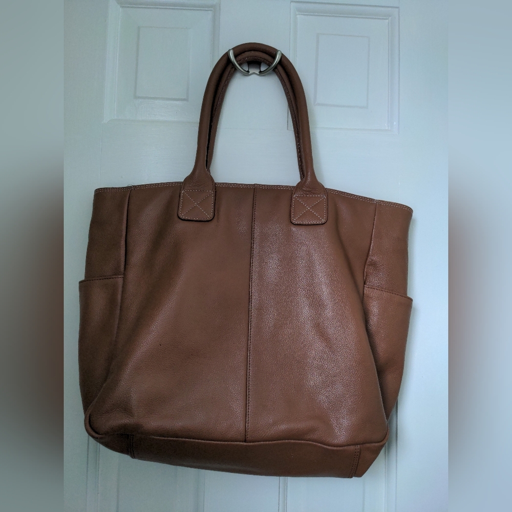 Leather tote